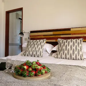  Bed & Breakfast Moments